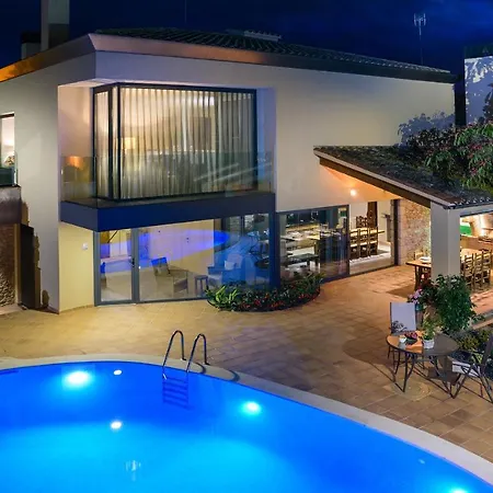 Casa Deluxe Alt Empordà Costa Brava - Private Swimming Pool Hébergement de vacances *