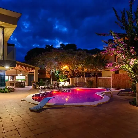 Hébergement de vacances Casa Deluxe Alt Empordà Costa Brava - Private Swimming Pool Vilabertrán